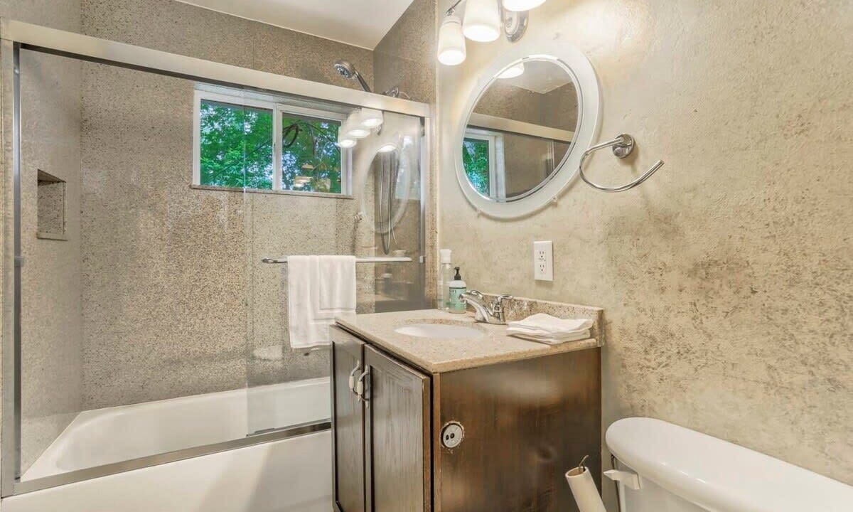 Photo of Bathroom in Skyway