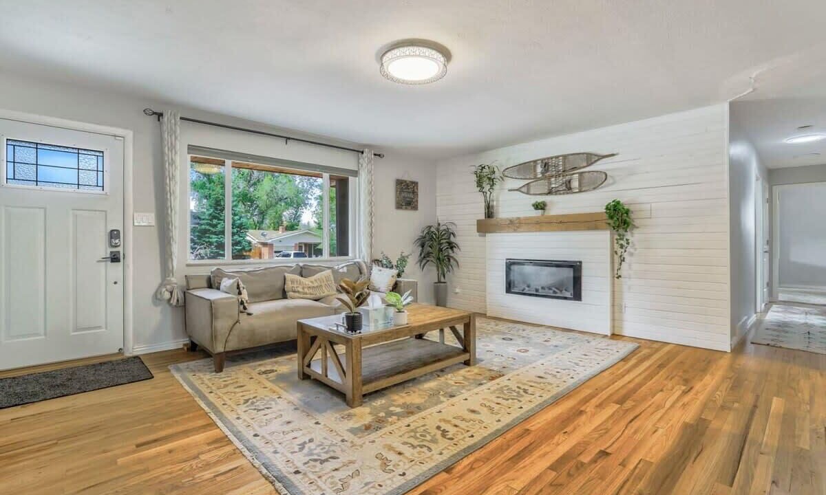 Photo of Livingroom in Skyway