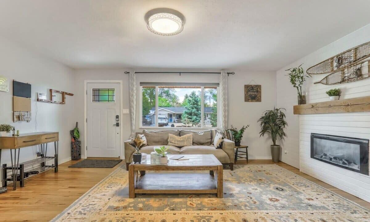 Photo of Livingroom in Skyway
