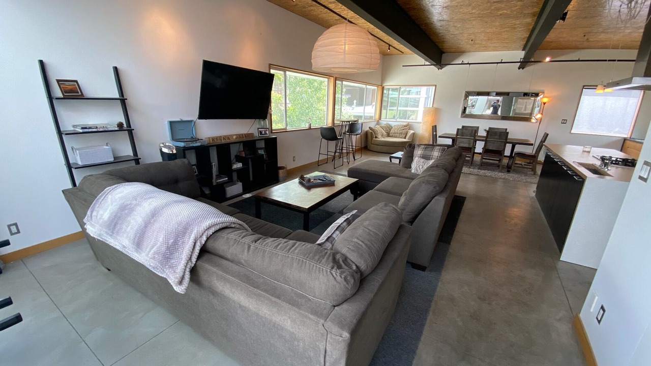 Photo of Livingroom in Highland