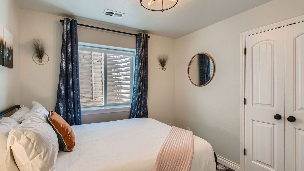 Photo of Bedroom in Old Town North