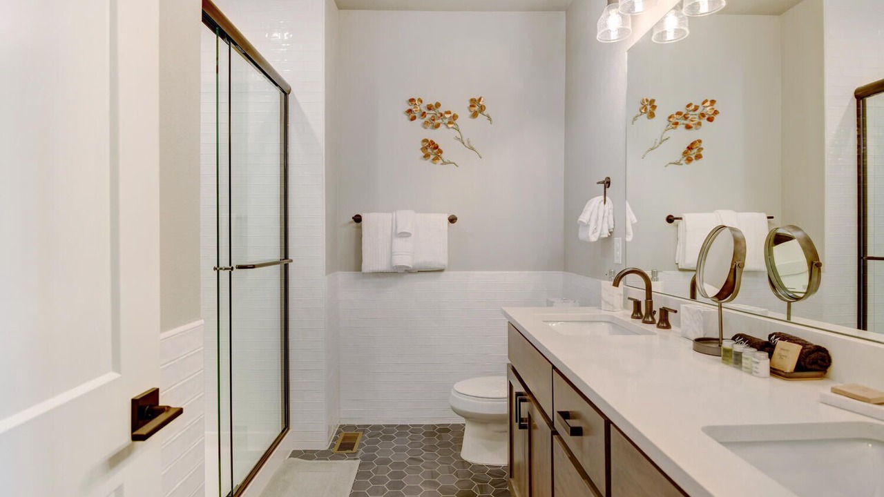 Photo of Bathroom in Rendezvous