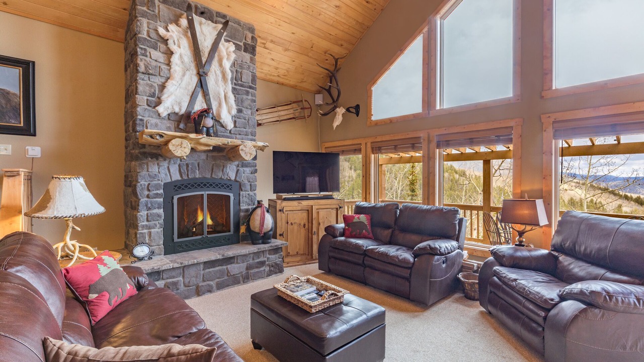 Photo of Livingroom in Creede