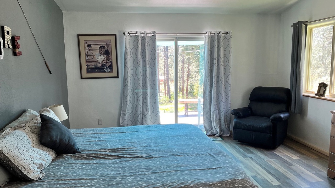 Photo of Bedroom in Forest Lakes