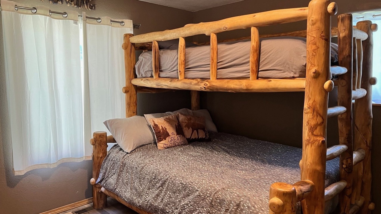 Photo of Bedroom in Forest Lakes