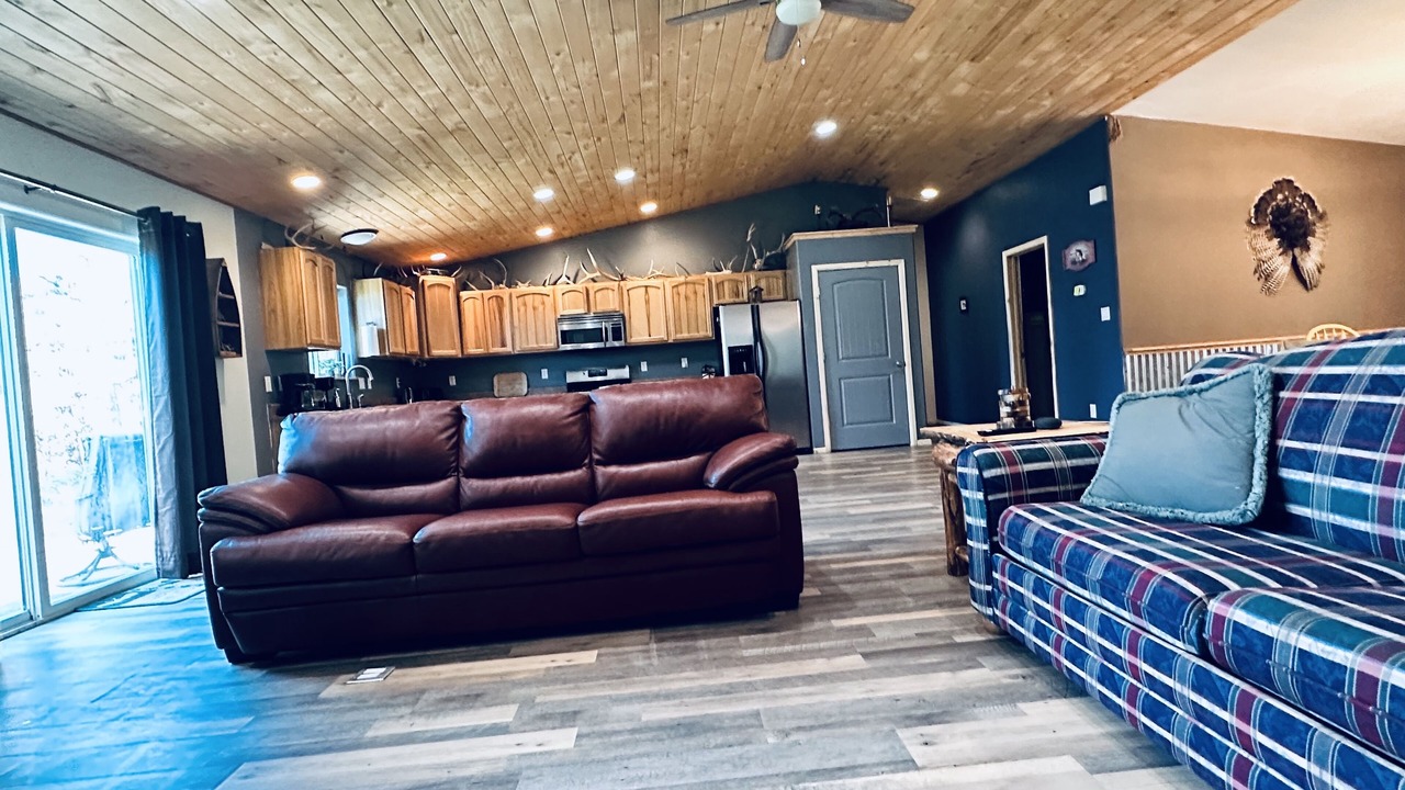 Photo of Livingroom in Forest Lakes