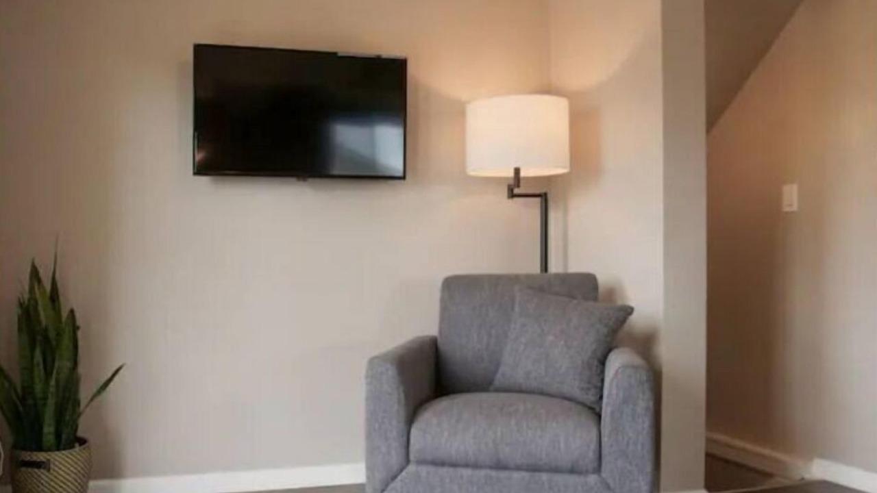 Photo of Livingroom in Dupont