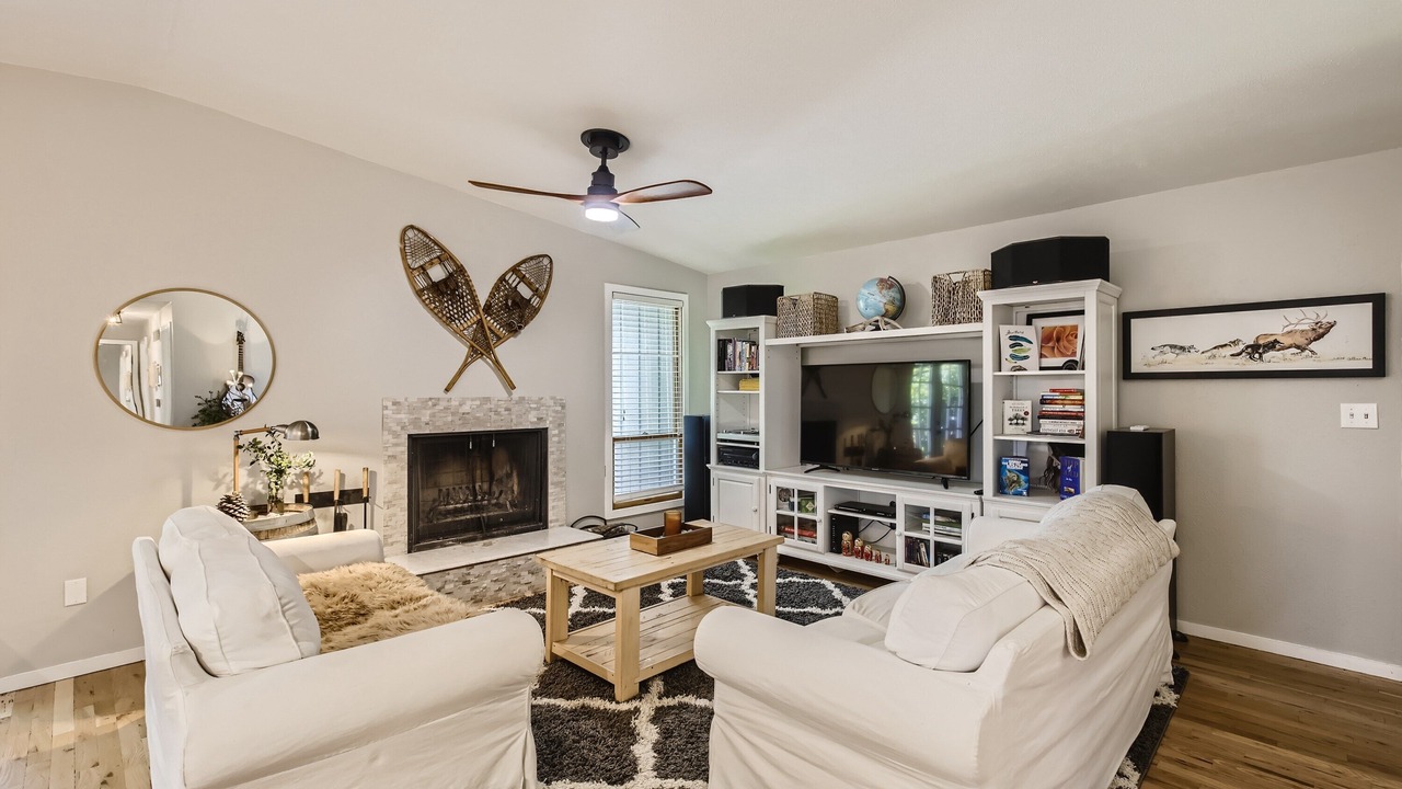 Photo of Livingroom in Niwot