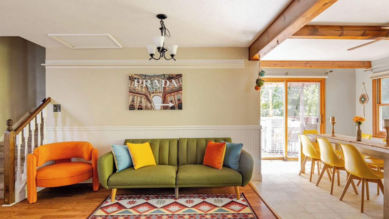 Photo of Livingroom in North Central Westminster