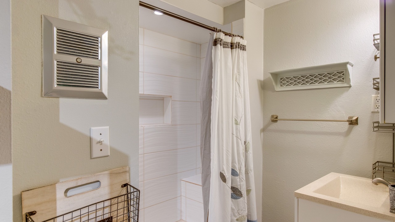 Photo of Bathroom in Bel Aire