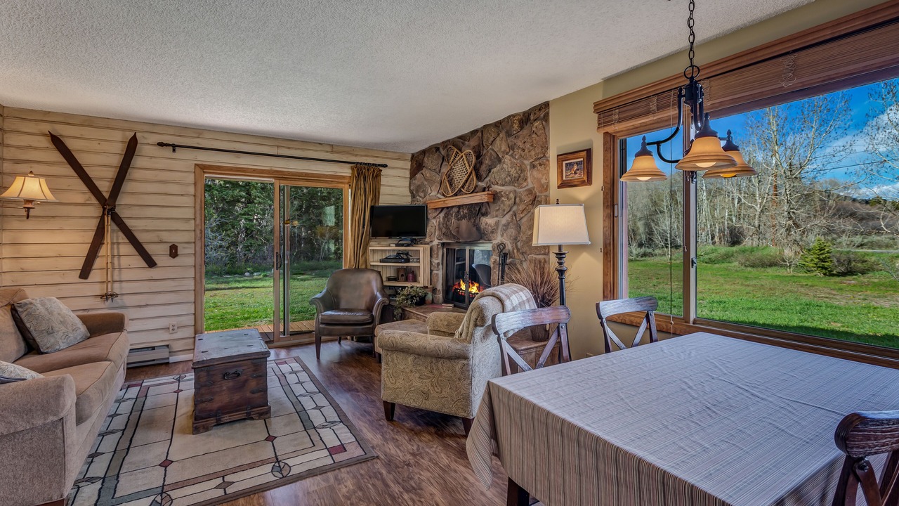 Photo of Livingroom in Clark