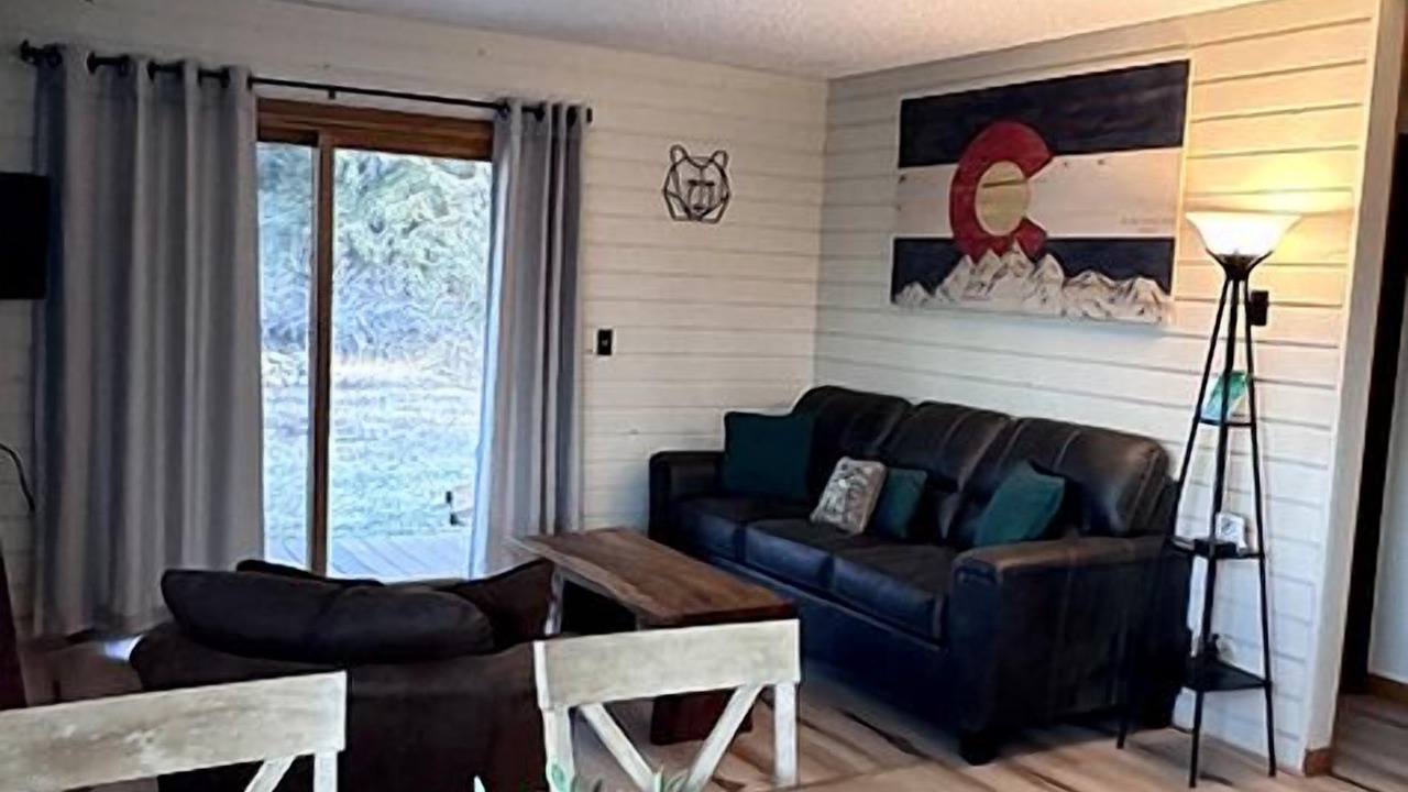 Photo of Livingroom in Clark