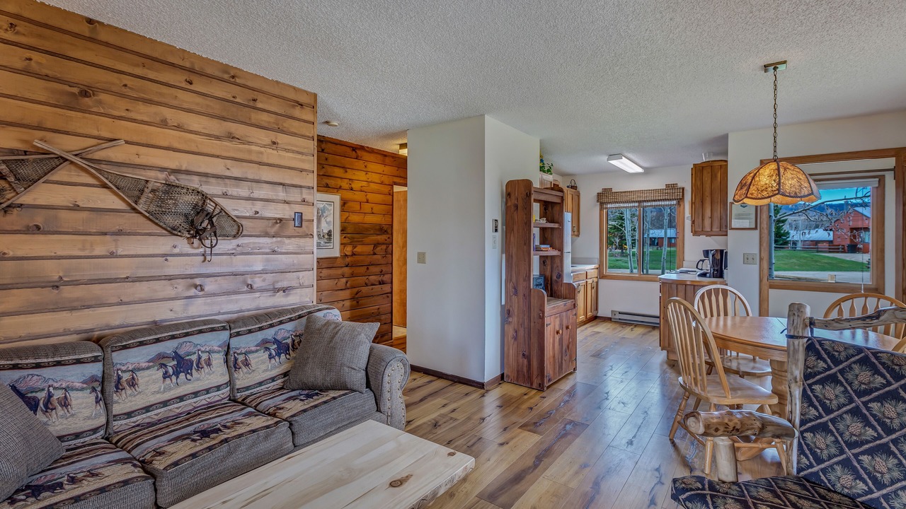 Photo of Livingroom in Clark