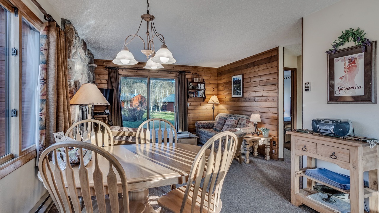 Photo of Livingroom in Clark