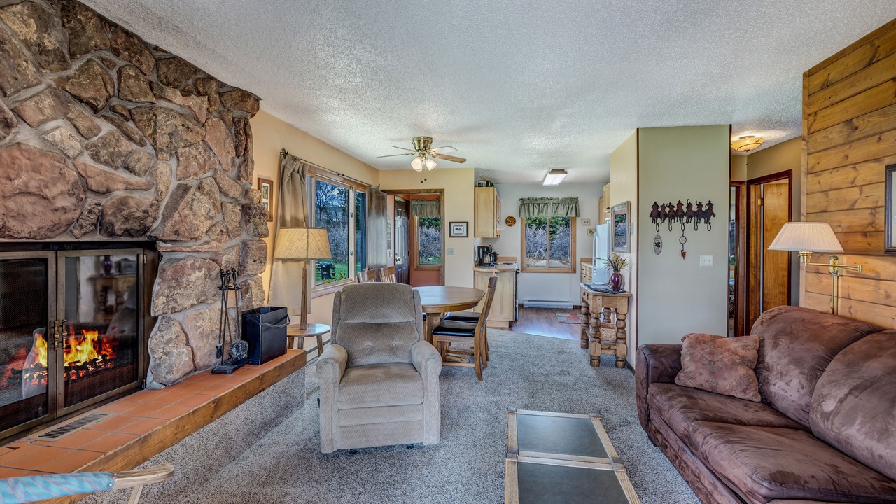 Photo of Livingroom in Clark