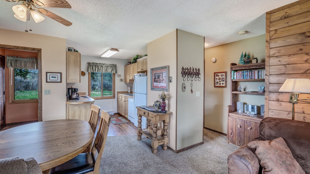 Photo of Livingroom in Clark