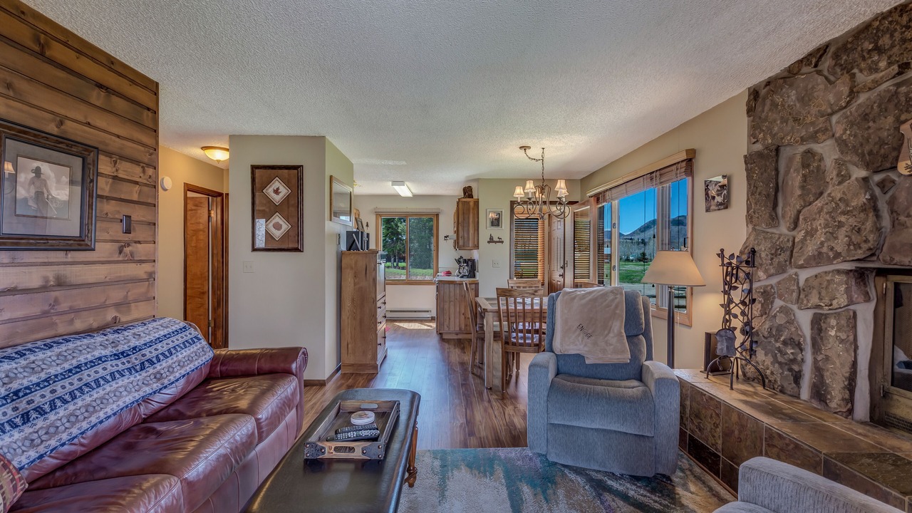 Photo of Livingroom in Clark