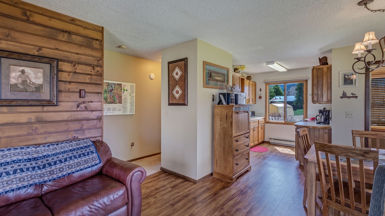 Photo of Livingroom in Clark