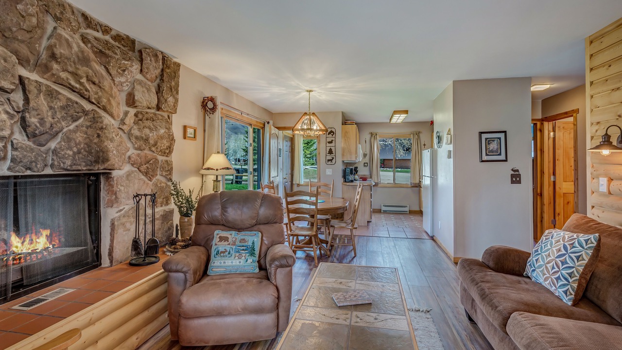 Photo of Livingroom in Clark
