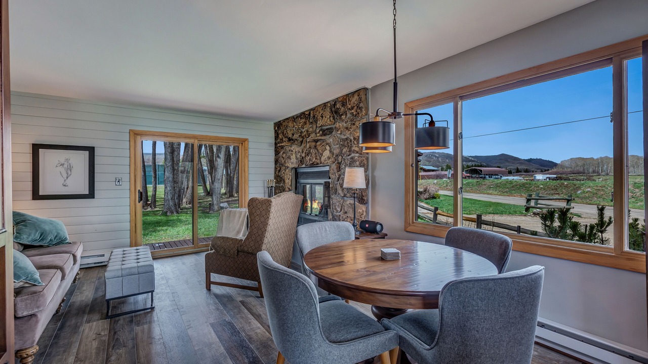 Photo of Livingroom in Clark