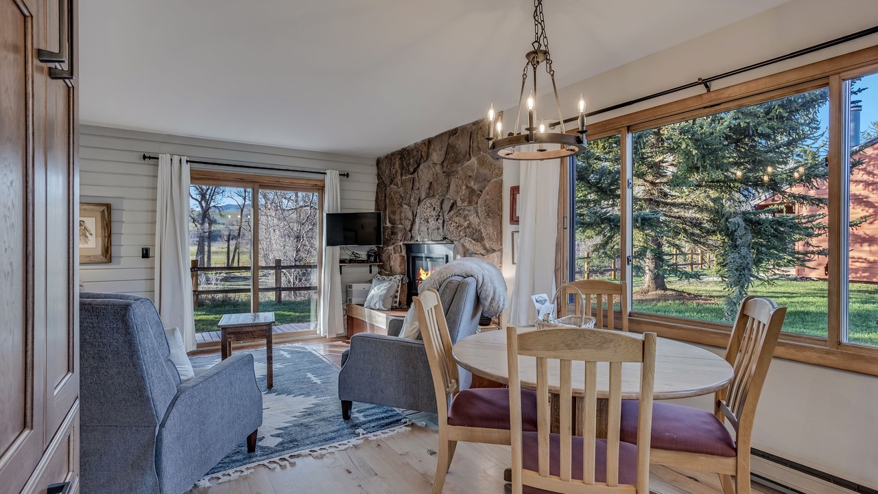 Photo of Livingroom in Clark
