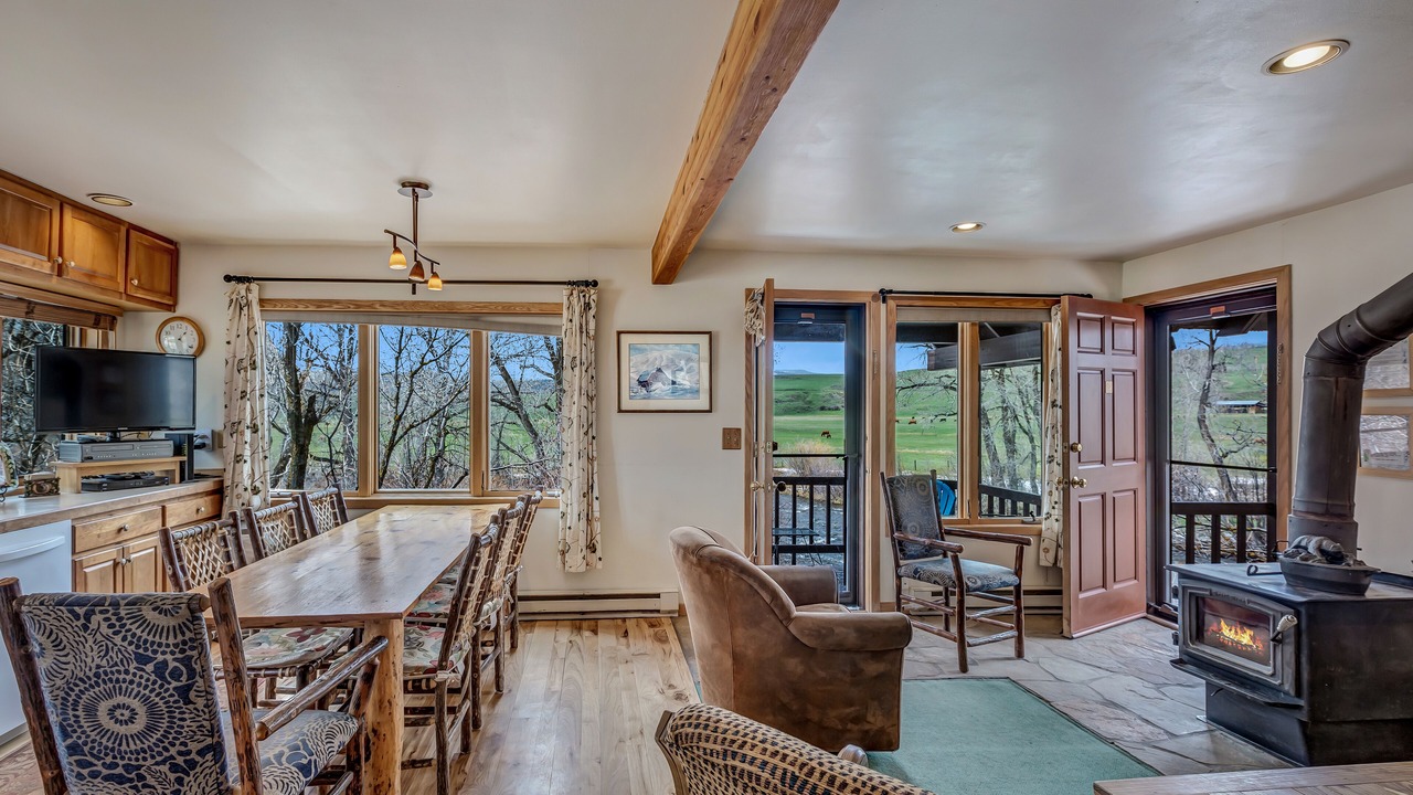 Photo of Livingroom in Clark