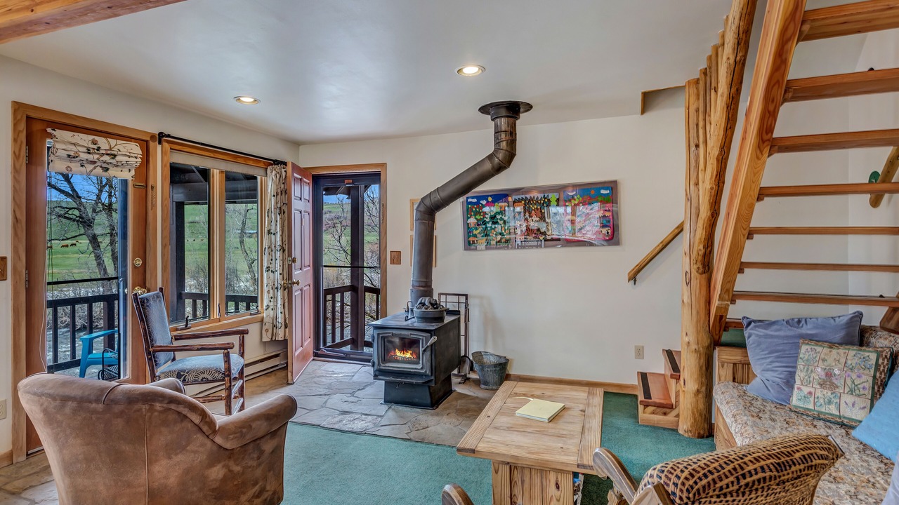 Photo of Livingroom in Clark
