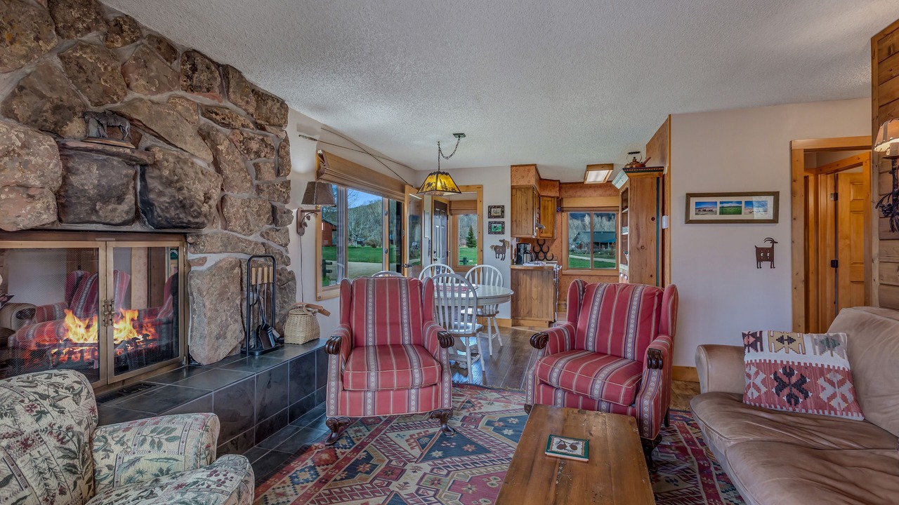 Photo of Livingroom in Clark