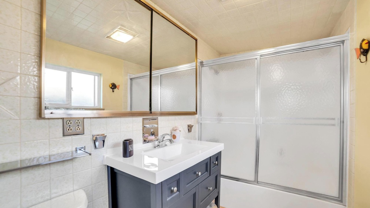 Photo of Bathroom in Athmar Park