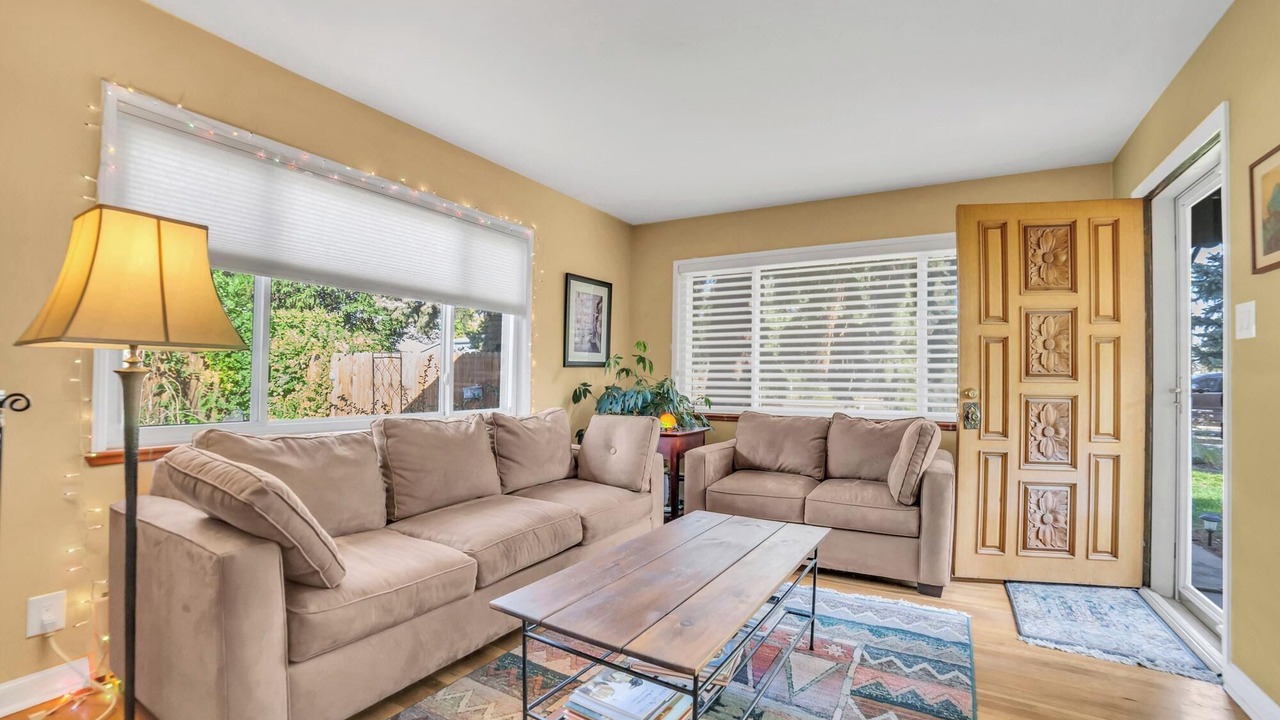 Photo of Livingroom in Athmar Park