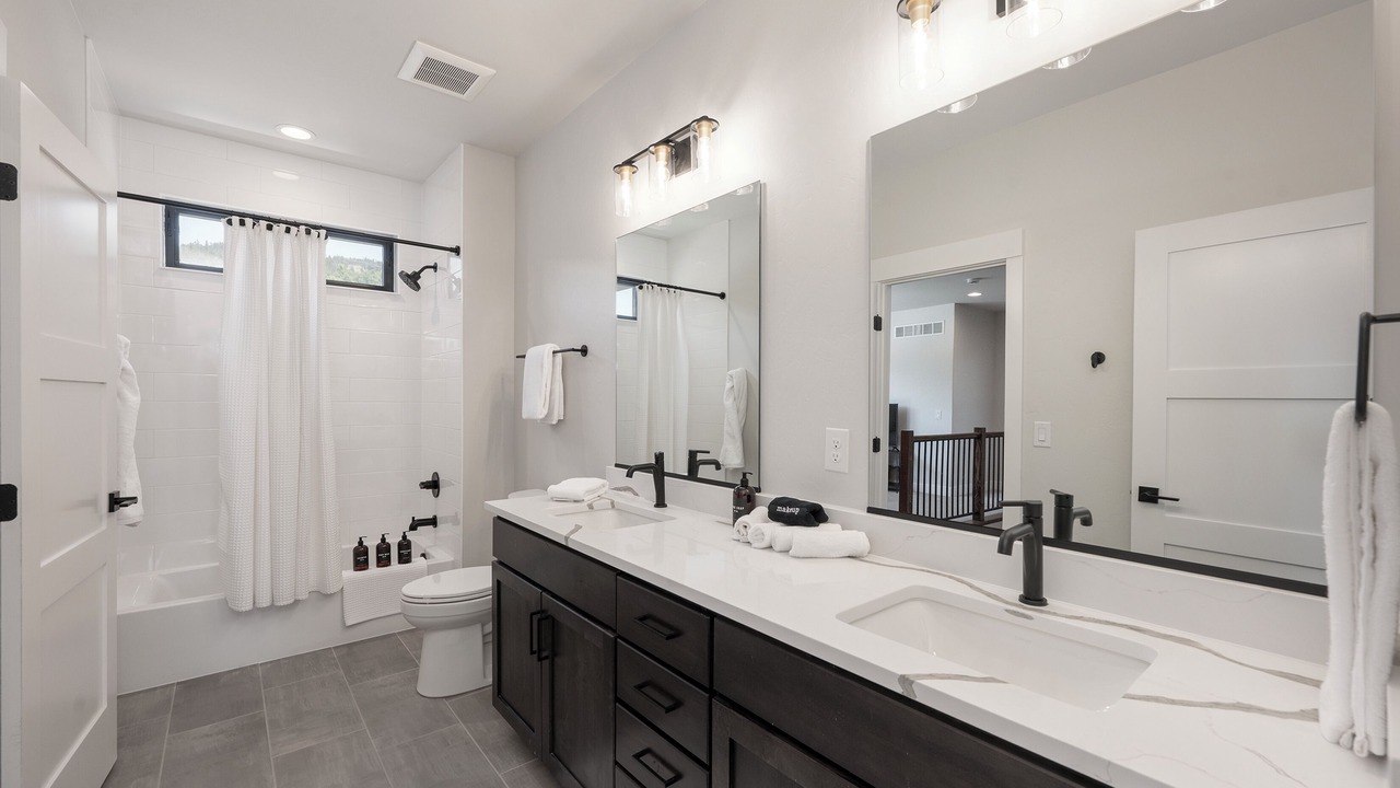 Photo of Bathroom in Silvercreek