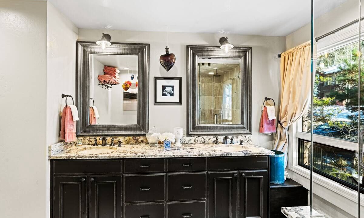 Photo of Bathroom in Highland Meadows