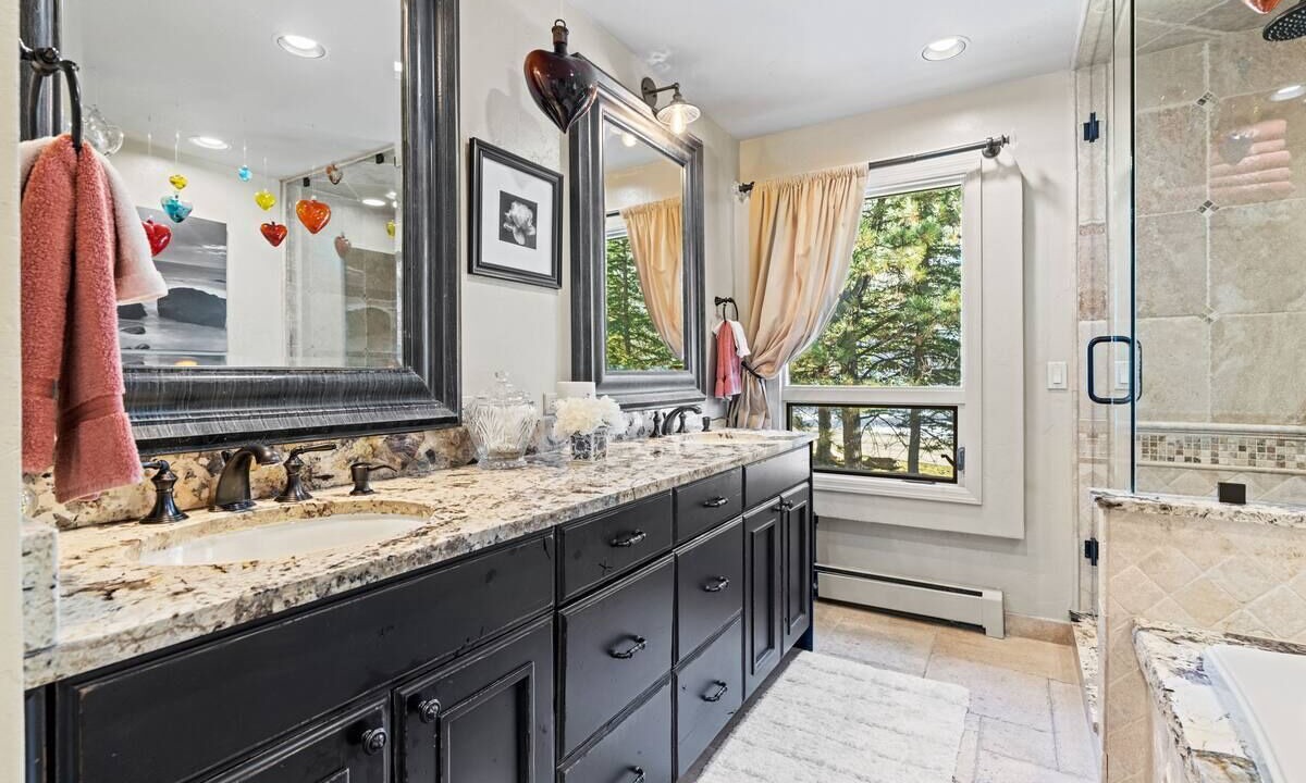 Photo of Bathroom in Highland Meadows
