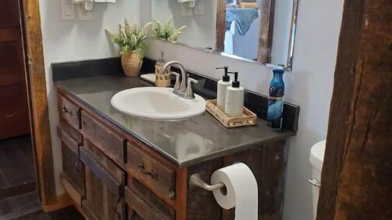 Photo of Bathroom in Palisade