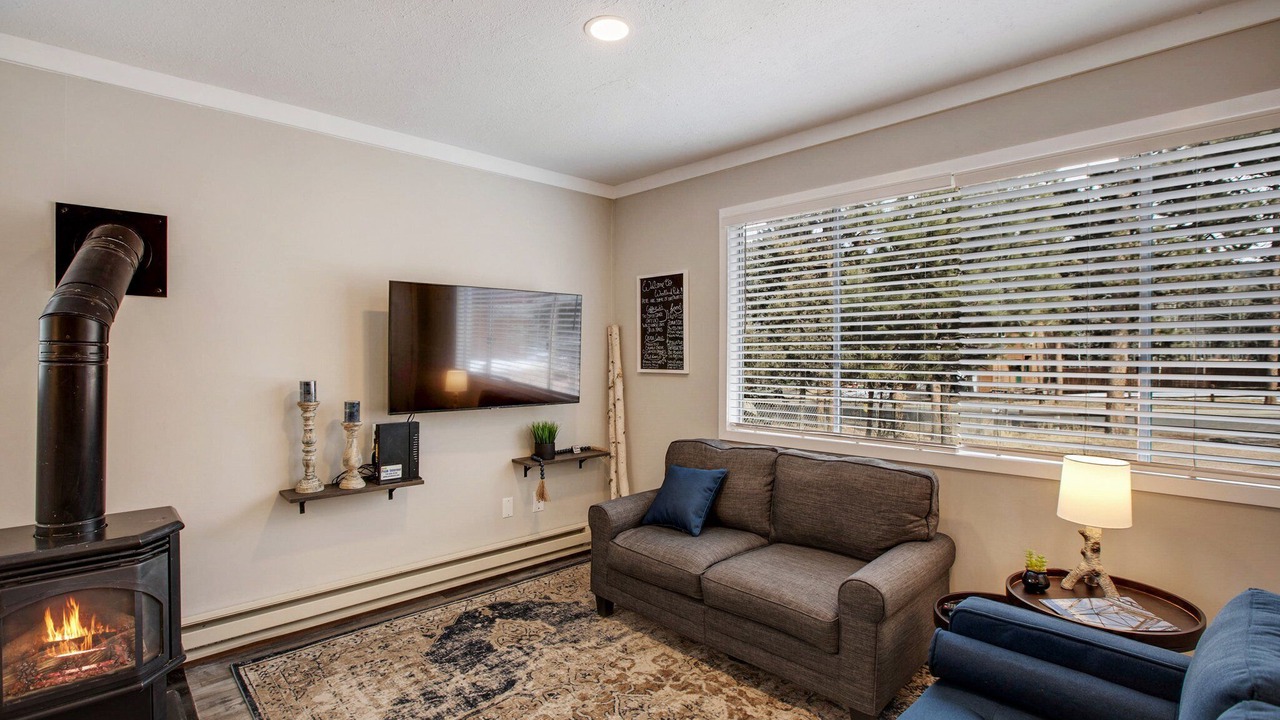 Photo of Livingroom in Woodland Park