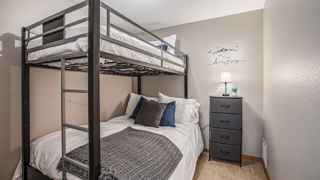 Photo of Bedroom in Mountain Shadows