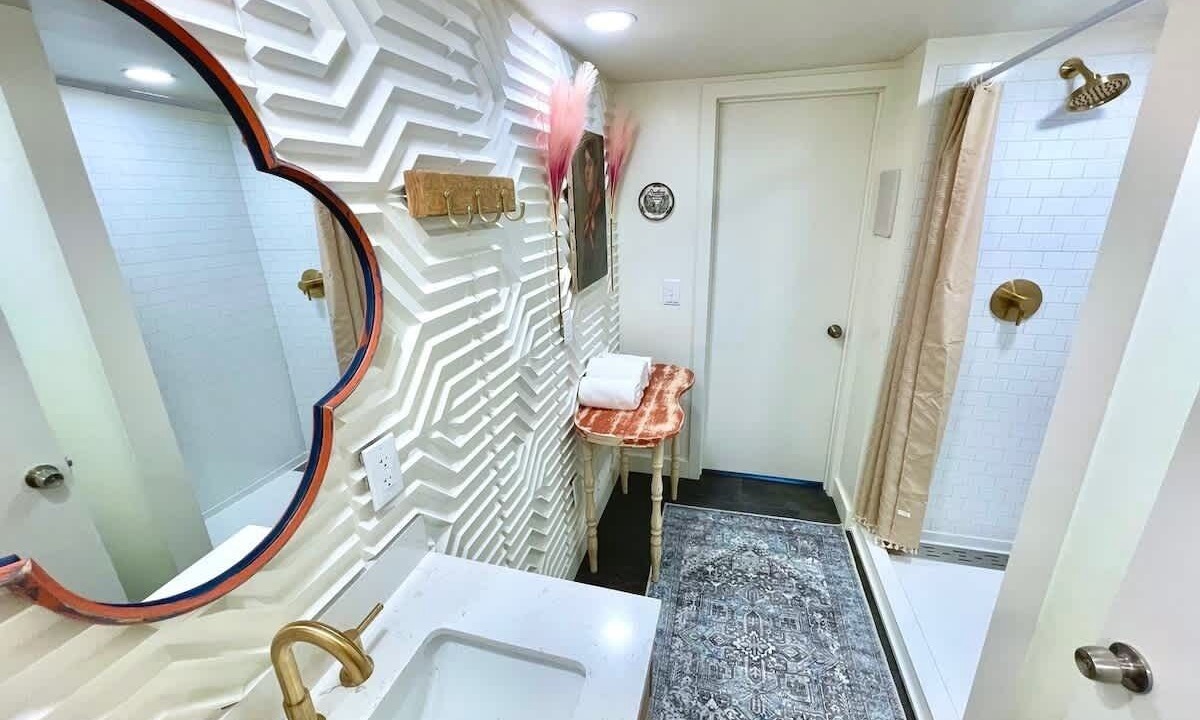 Photo of Bathroom in Cole