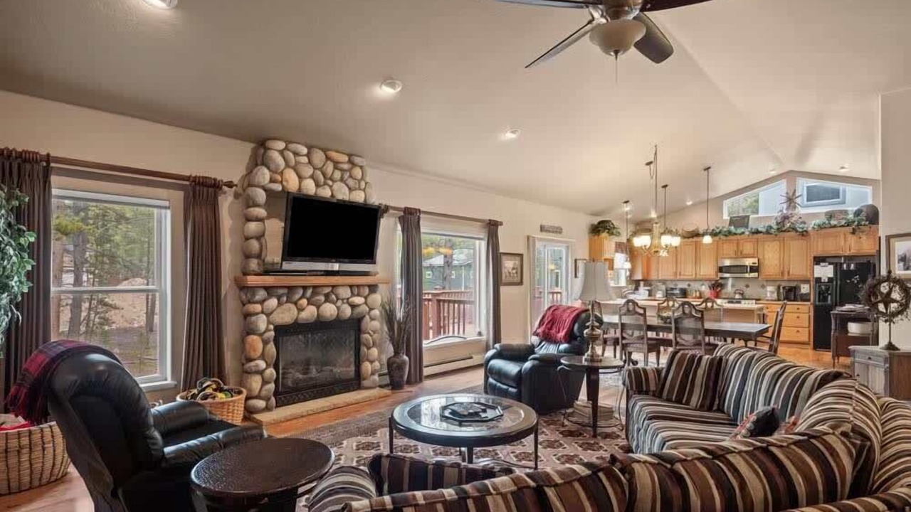 Photo of Livingroom in Leadville North