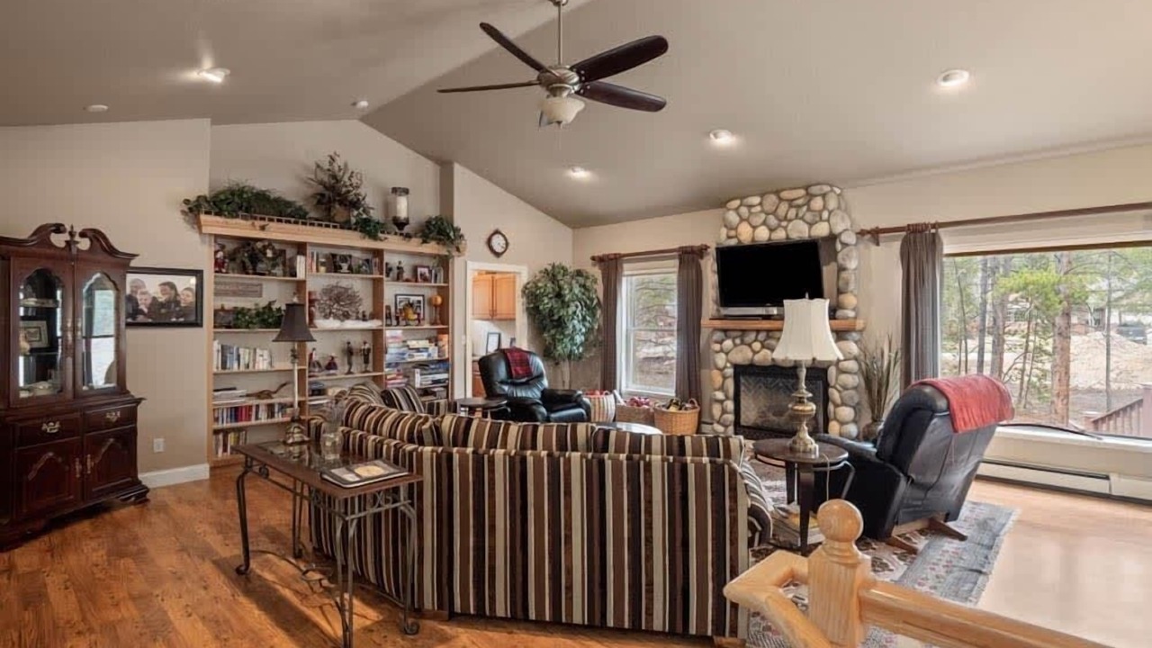 Photo of Livingroom in Leadville North