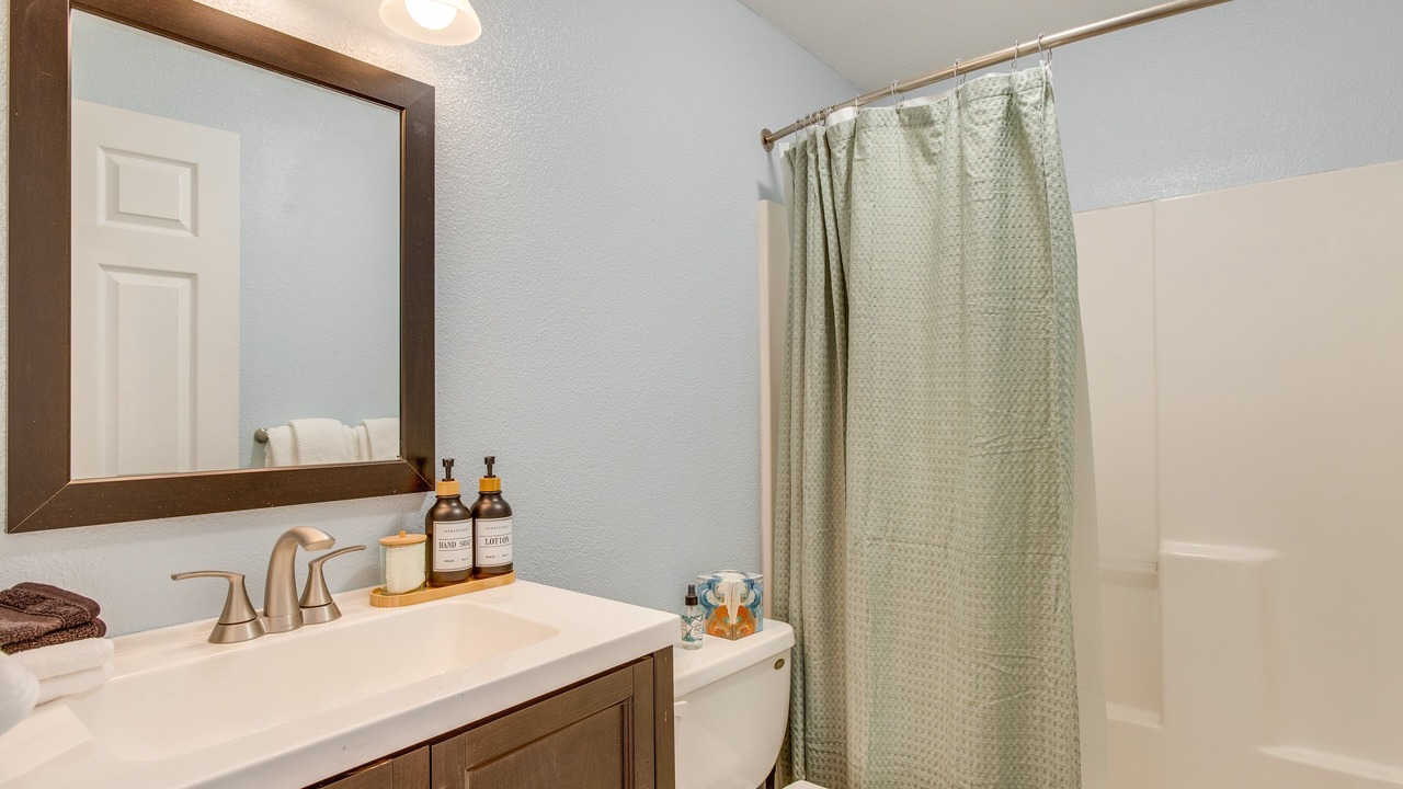 Photo of Bathroom in Applewood West