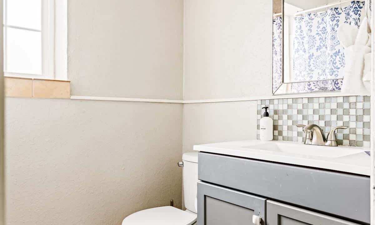 Photo of Bathroom in West Colfax