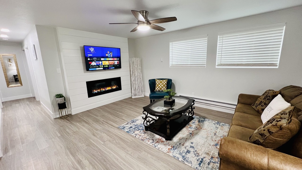 Photo of Livingroom in Heather Gardens