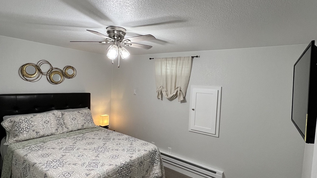 Photo of Bedroom in Heather Gardens