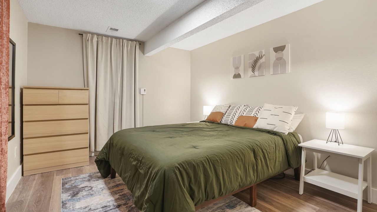 Photo of Bedroom in Columbine