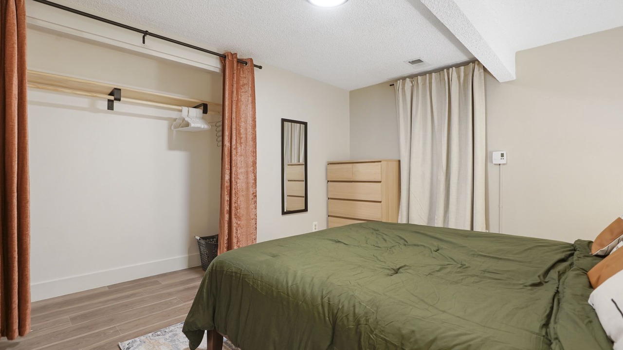 Photo of Bedroom in Columbine