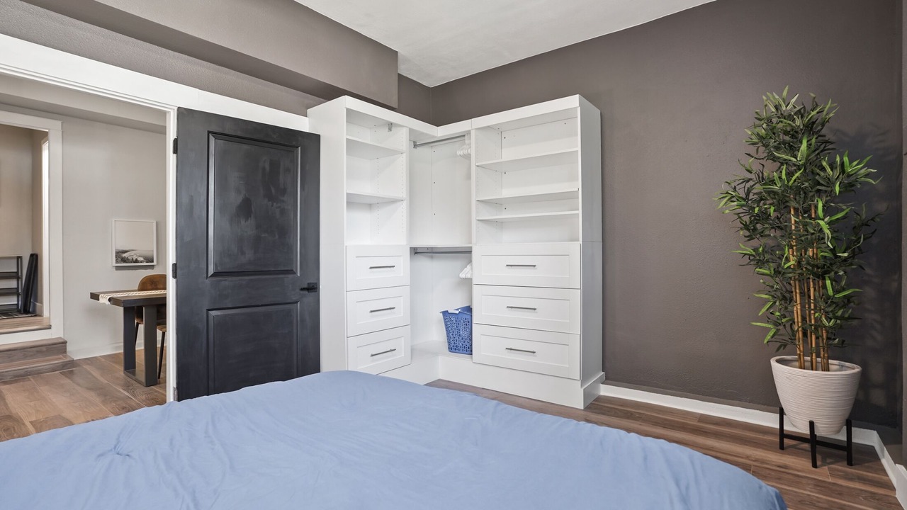 Photo of Bedroom in Columbine