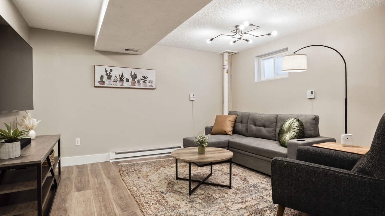 Photo of Livingroom in Columbine