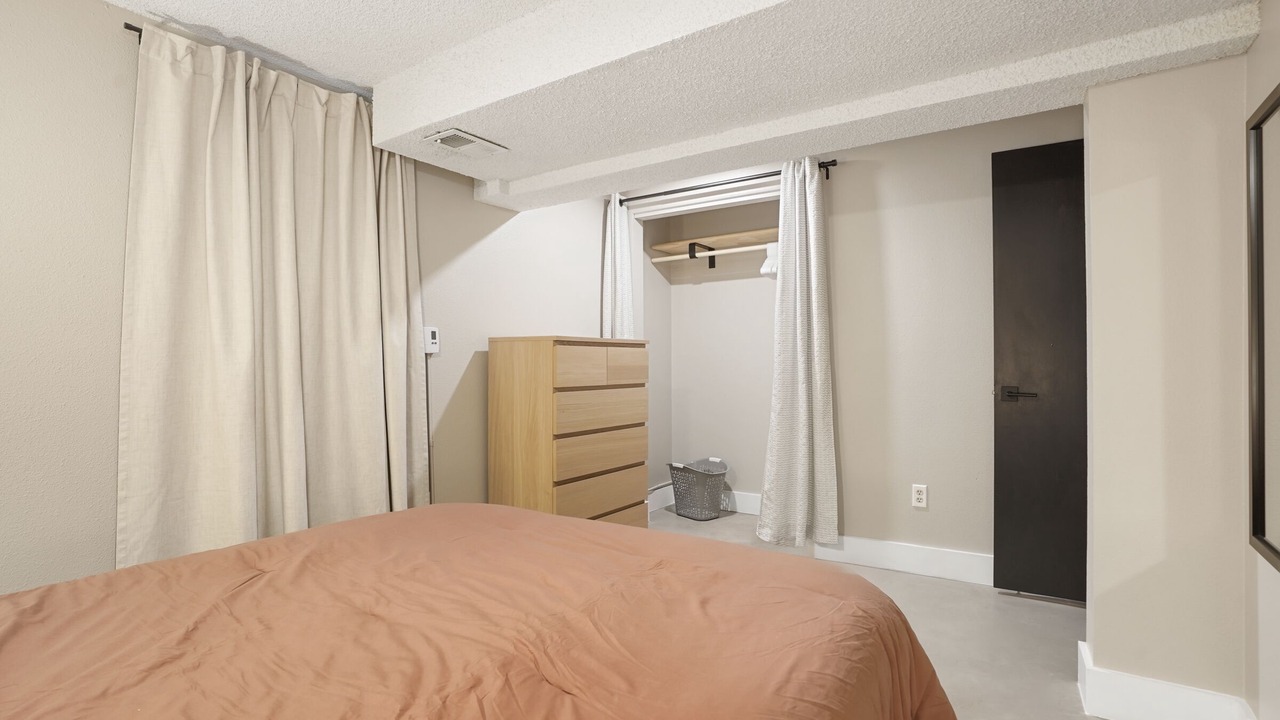 Photo of Bedroom in Columbine