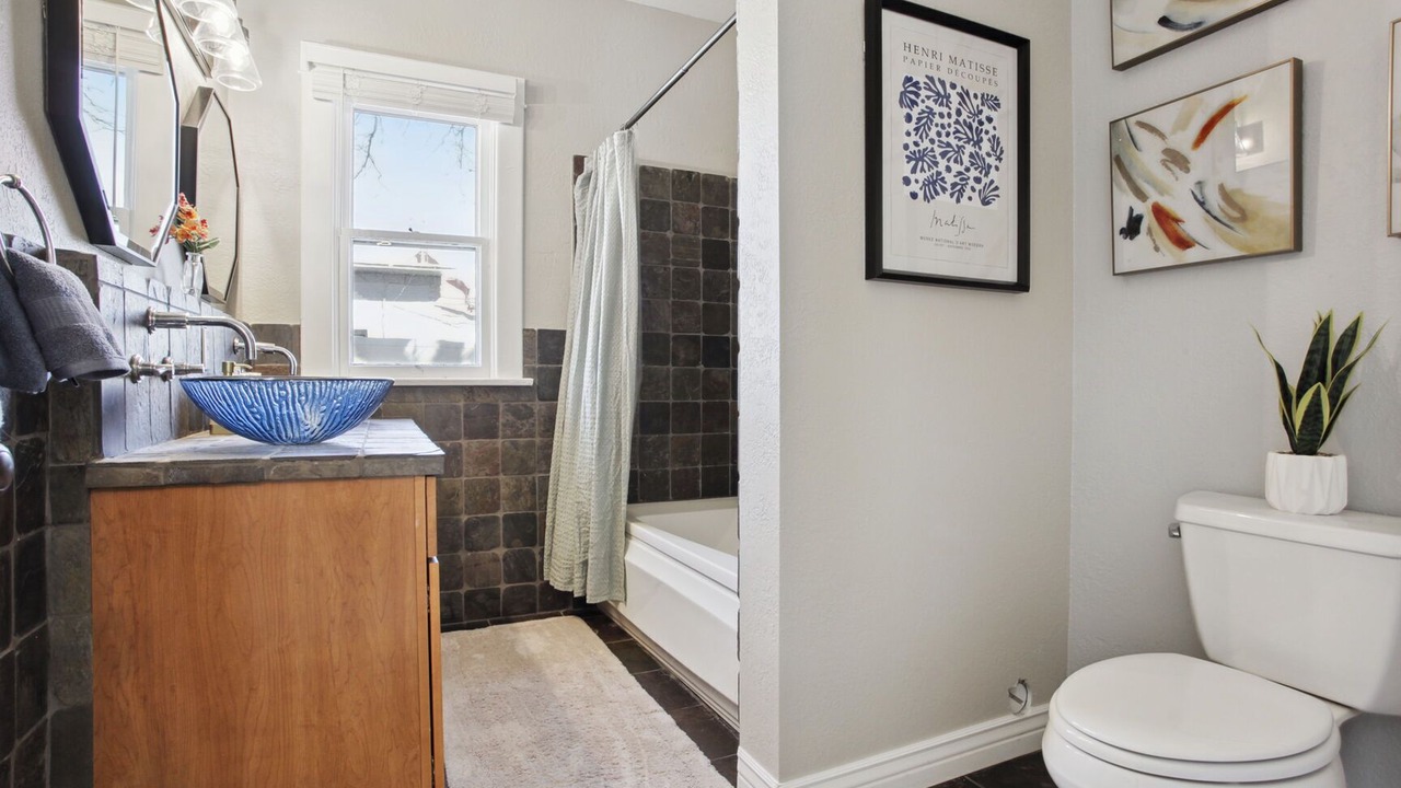 Photo of Bathroom in Sunnyside