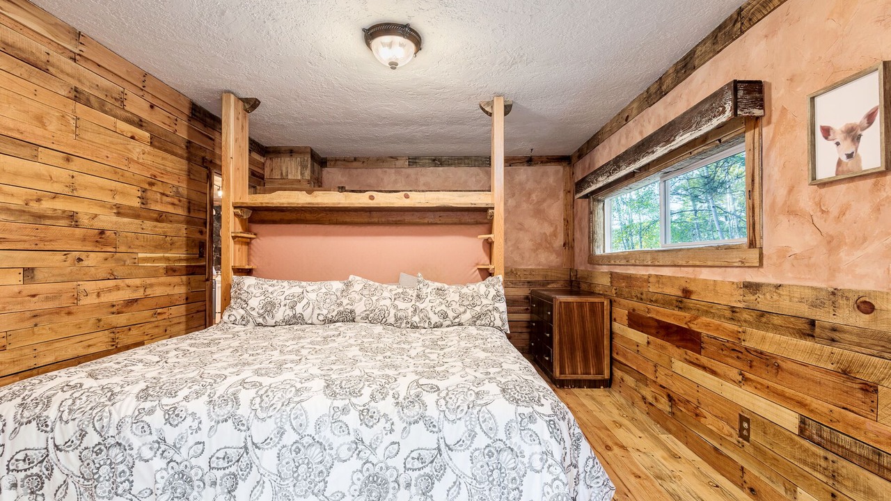 Photo of Bedroom in Bailey